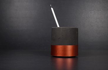 LAVA concrete holder 