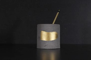GOLD concrete holder